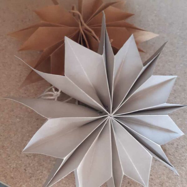Suspension étoile en papier 20 cm – Image 4