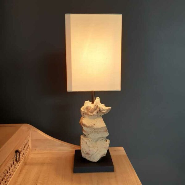 Lampe à poser en bois blanchi – Image 2