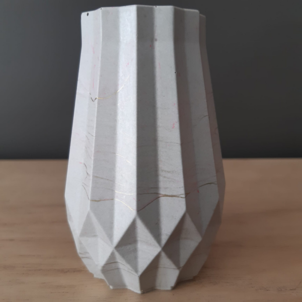Vase multi facettes - gris – Image 3